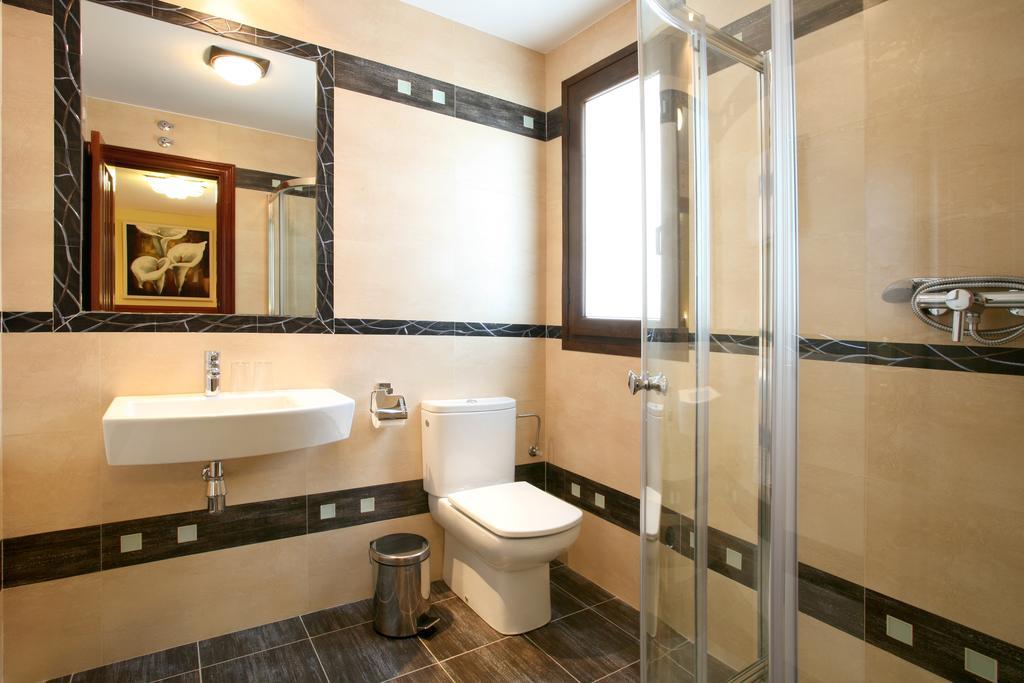 Hostal Rodri (Adults Only) Гранада Номер фото
